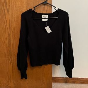 Abercrombie cropped v-neck sweater